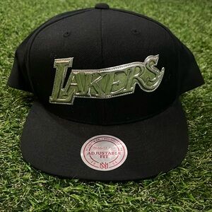 NEW Mitchell & Ness Los Angeles Lakers Chrome Logo Snapback Hat